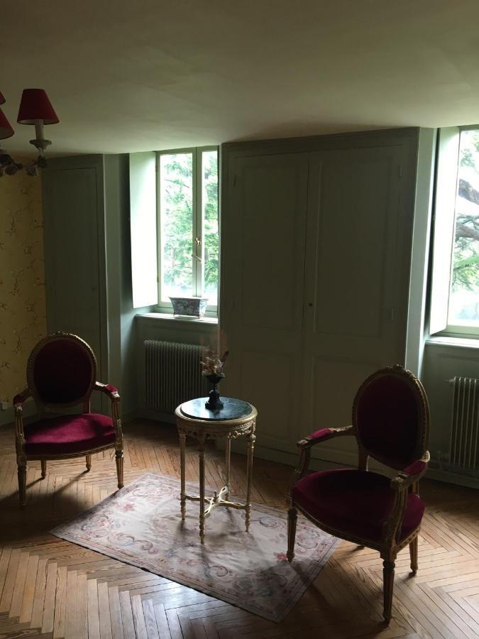 Chateau Du Mont Perreux Saint-Martin-du-Vivier Номер фото